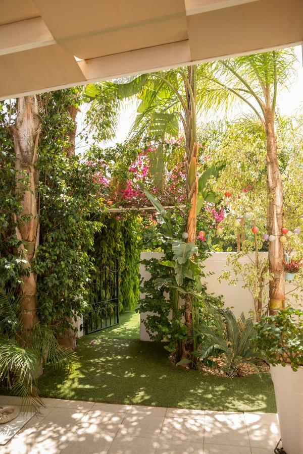 Million Flowers Protaras Exterior foto